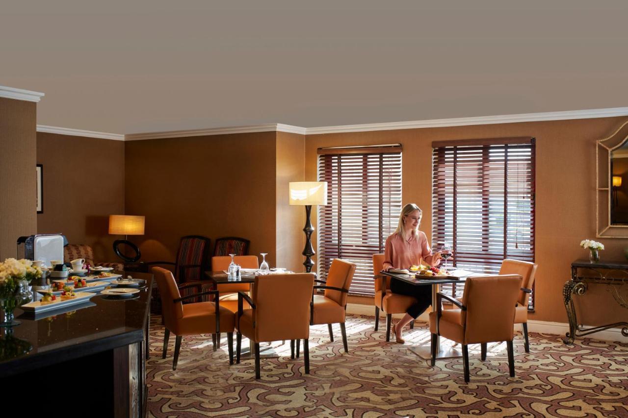 Moevenpick Resort Petra Wadi Musa Exterior photo The Club at London Heathrow Airport